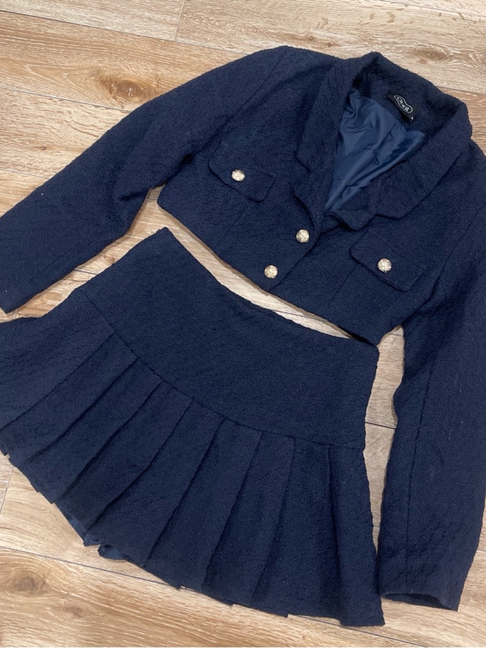 Chic Navy Tweed Cropped Jacket & Pleated Skirt Set 

Brand new